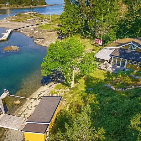 Waterfront - 15 Minutes From Downtown *